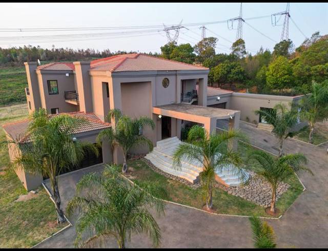 FARM FOR SALE IN RIETVLEI VIEW COUNTRY ESTATES